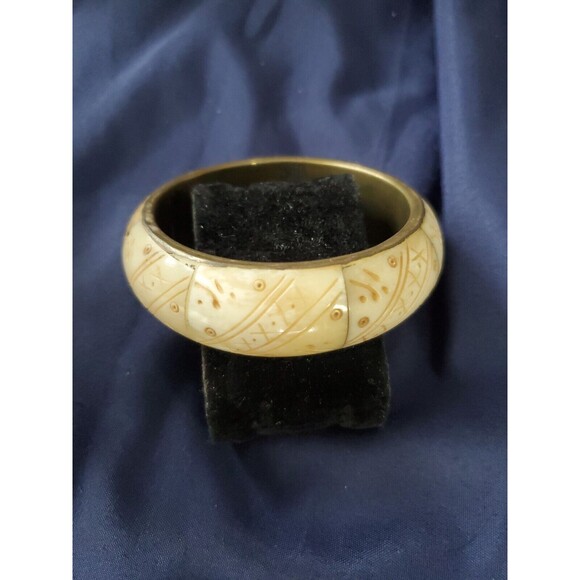 VTG Embossed Carved Design Women's Rare Unique Bangle Bracelet - Picture 4 of 5
